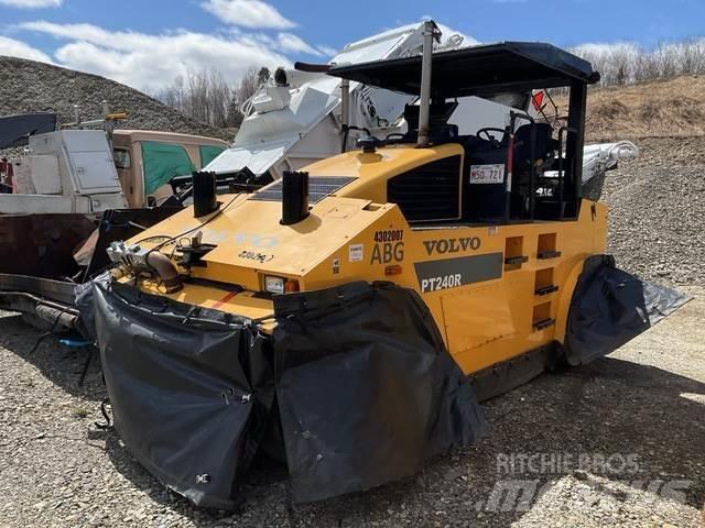 Volvo PT240R Пневматичні катки