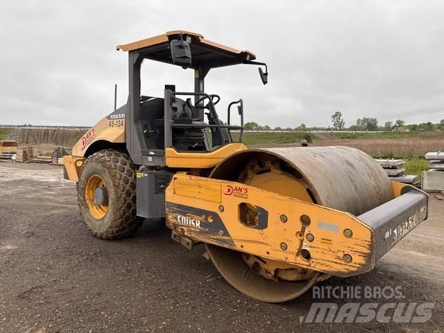 Volvo SD115B Грунтові котки