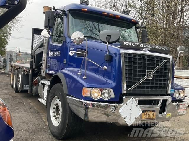 Volvo VHD Вантажівки / спеціальні