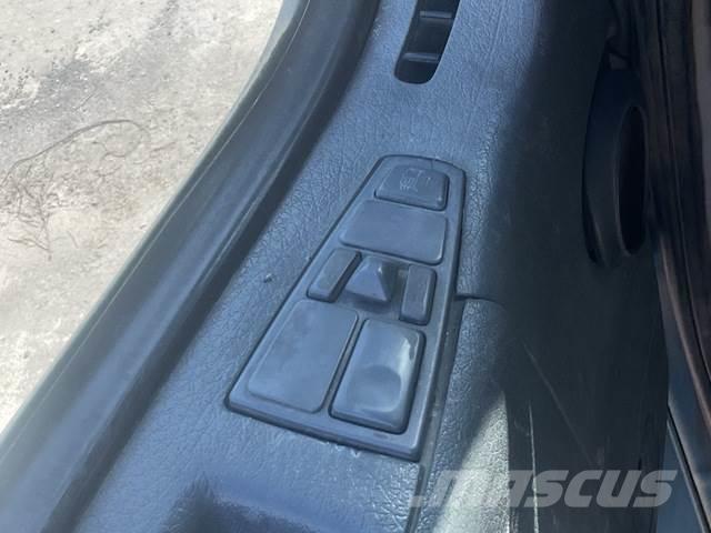Volvo VHD104F Вантажівки / спеціальні