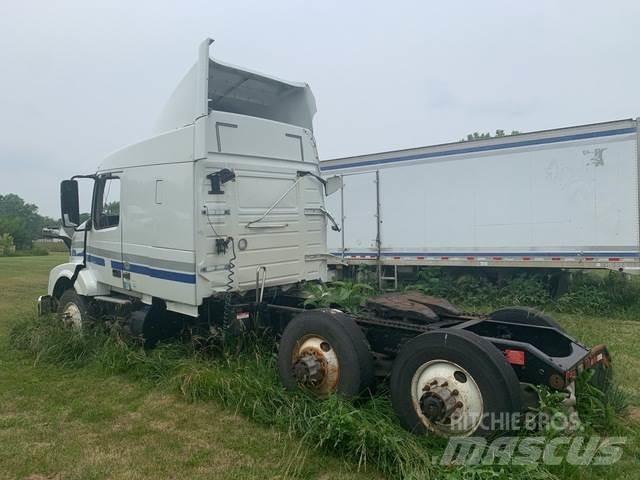 Volvo VN Тягачі