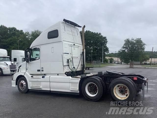 Volvo VNL Тягачі