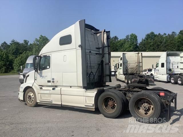 Volvo VNL Тягачі