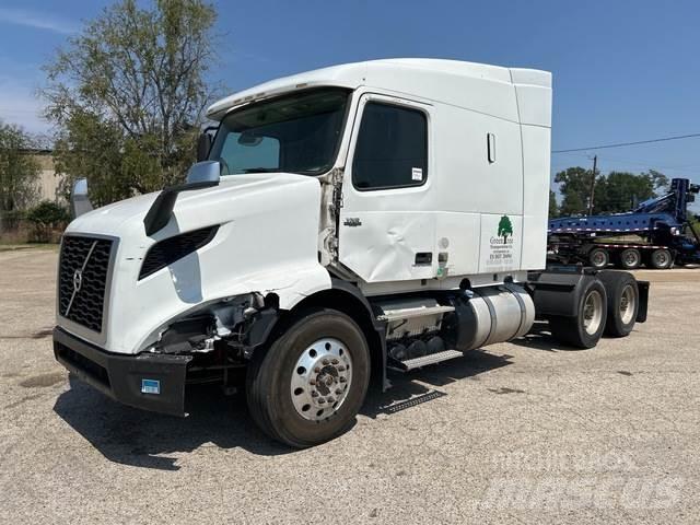 Volvo VNL Тягачі