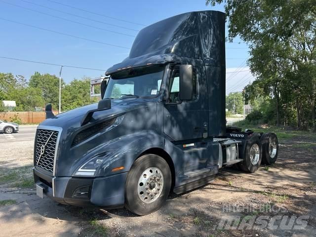 Volvo VNL Тягачі
