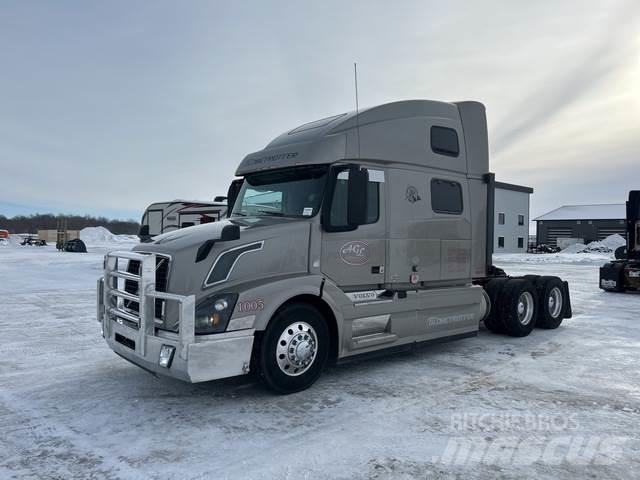 Volvo VNL Тягачі