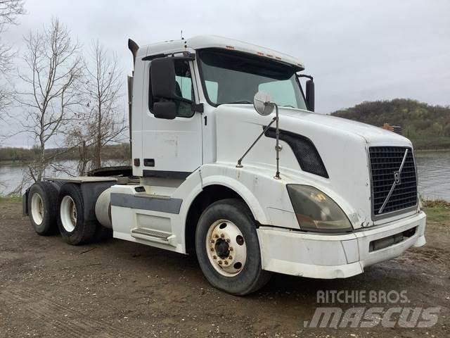 Volvo VNL Тягачі