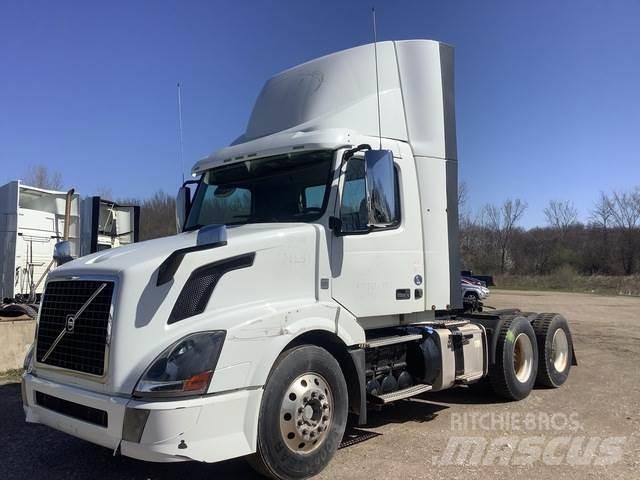 Volvo VNL Тягачі