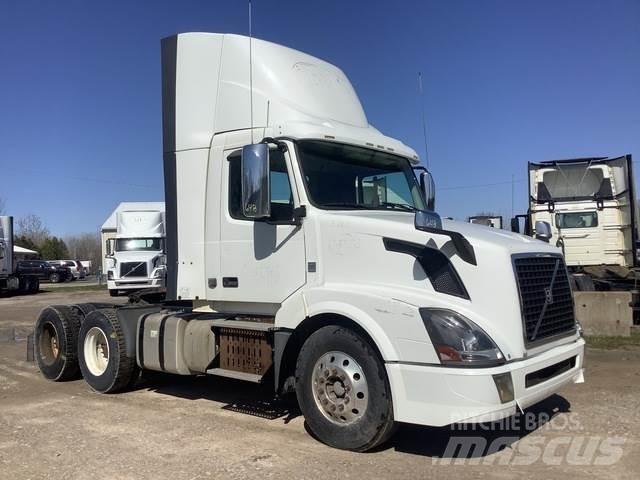Volvo VNL Тягачі