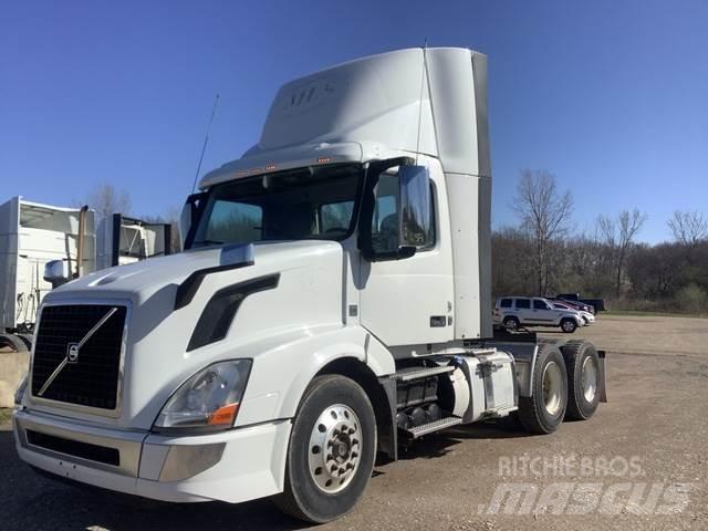 Volvo VNL Тягачі