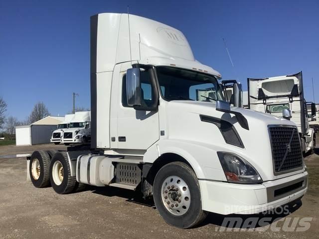 Volvo VNL Тягачі