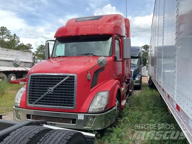 Volvo VNL Тягачі