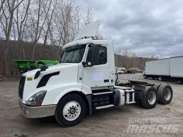 Volvo VNL Тягачі
