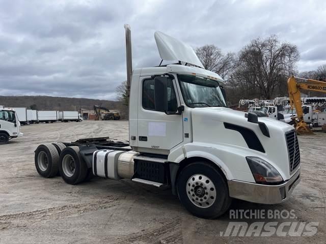 Volvo VNL Тягачі