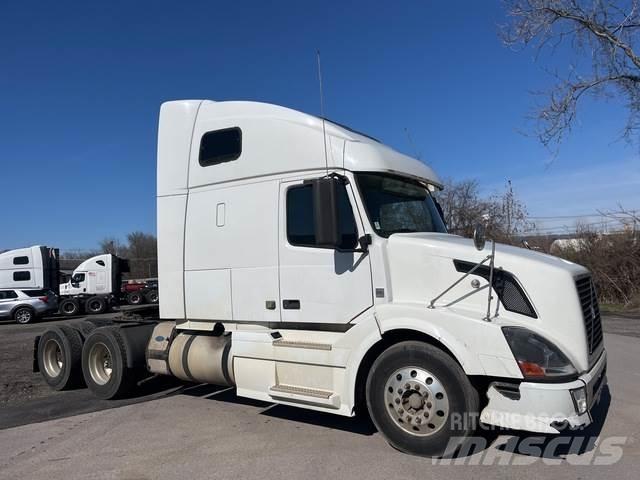 Volvo VNL Тягачі