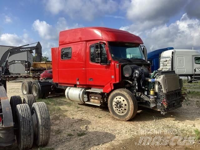 Volvo VNL Тягачі