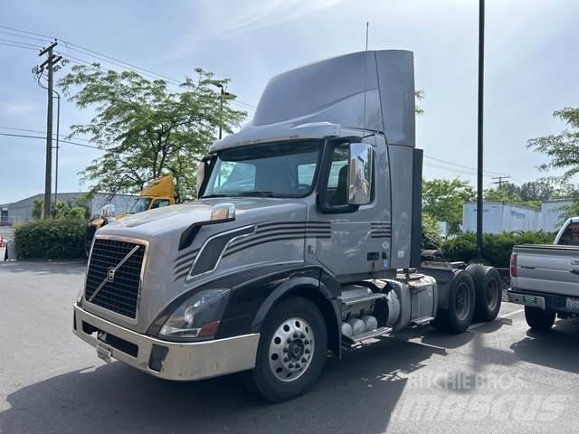 Volvo VNL Тягачі