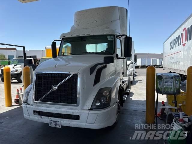Volvo VNL Тягачі