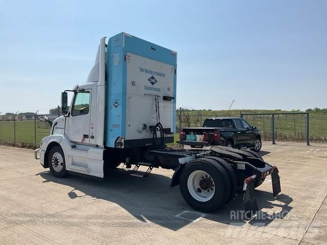 Volvo VNL Тягачі