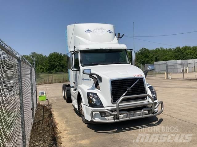 Volvo VNL Тягачі