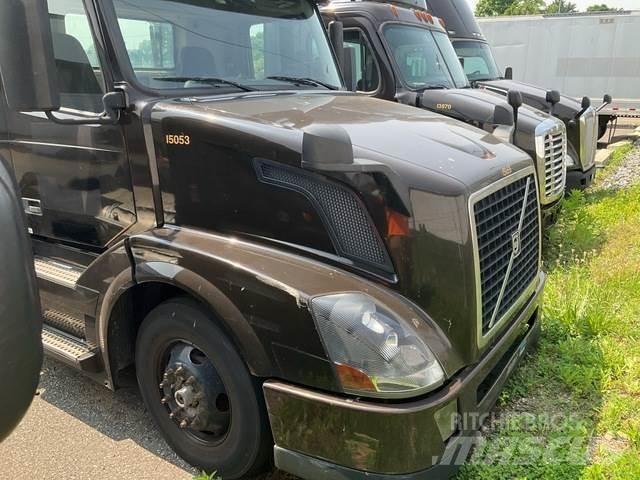 Volvo VNL Тягачі