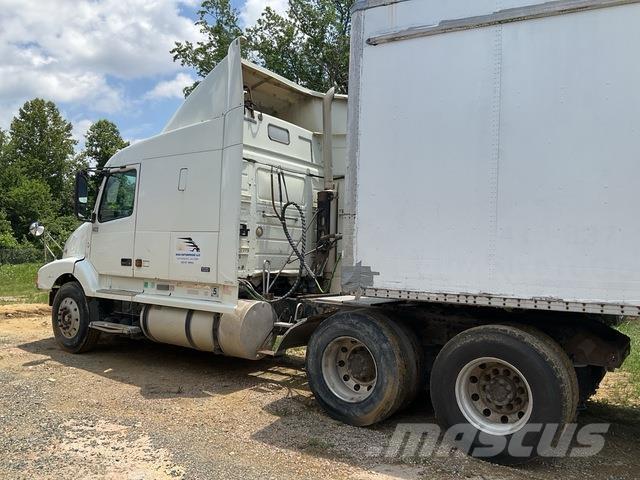 Volvo VNL Тягачі