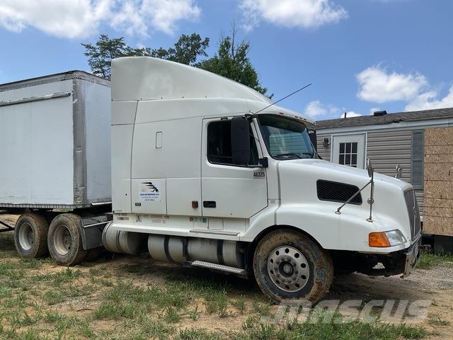 Volvo VNL Тягачі