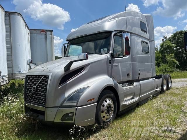 Volvo VNL Тягачі