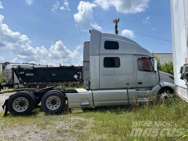 Volvo VNL Тягачі