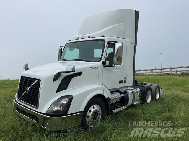 Volvo VNL Тягачі