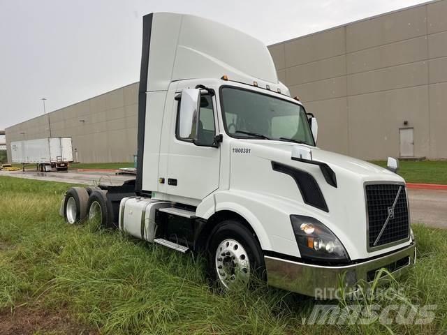 Volvo VNL Тягачі