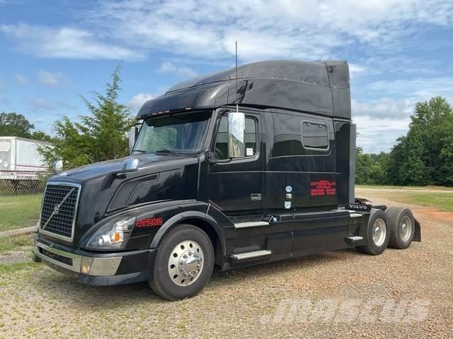 Volvo VNL Тягачі