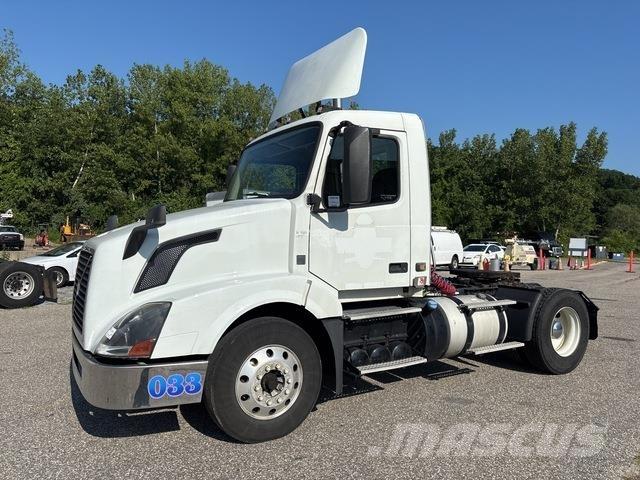 Volvo VNL Тягачі