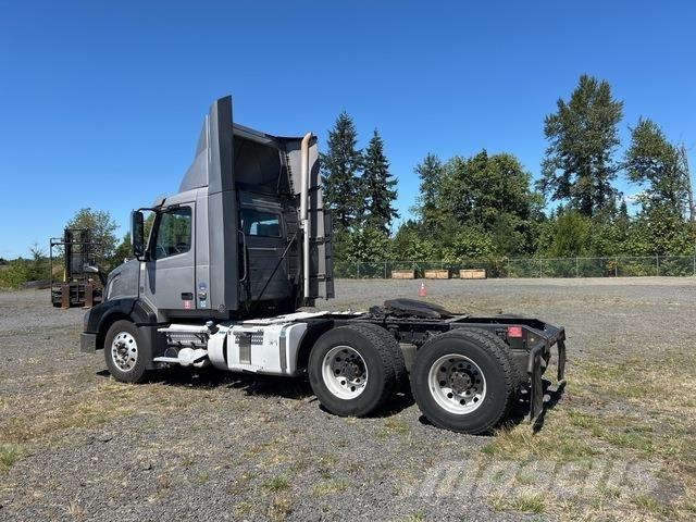 Volvo VNL Тягачі