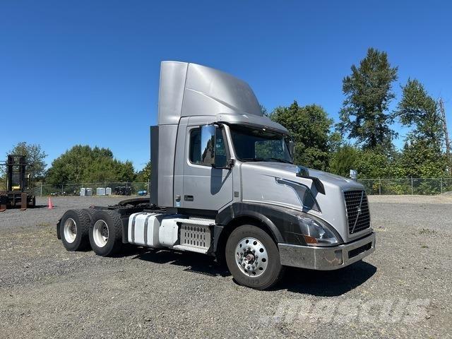 Volvo VNL Тягачі