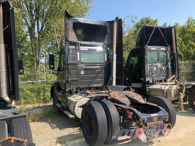 Volvo VNL Тягачі