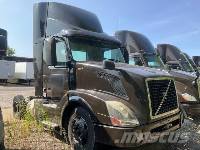 Volvo VNL Тягачі