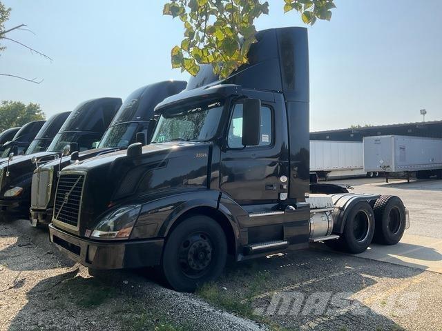Volvo VNL Тягачі