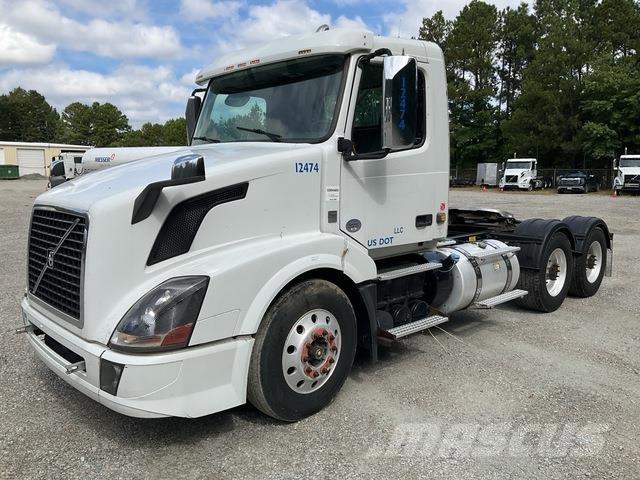 Volvo VNL Тягачі