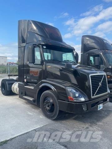 Volvo VNL Тягачі