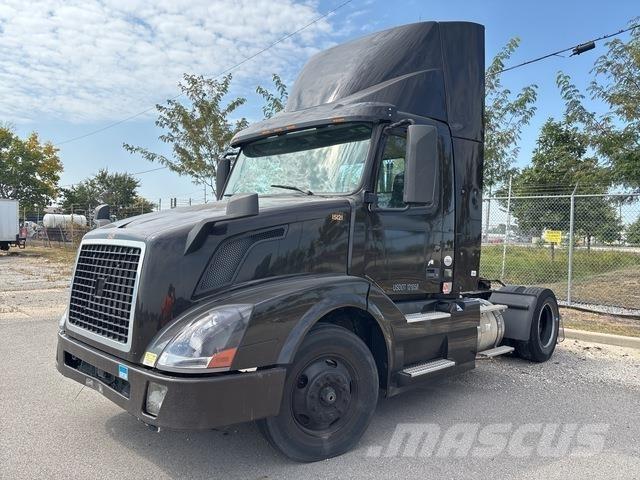 Volvo VNL Тягачі