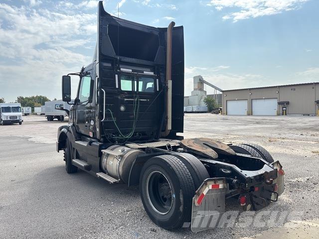 Volvo VNL Тягачі