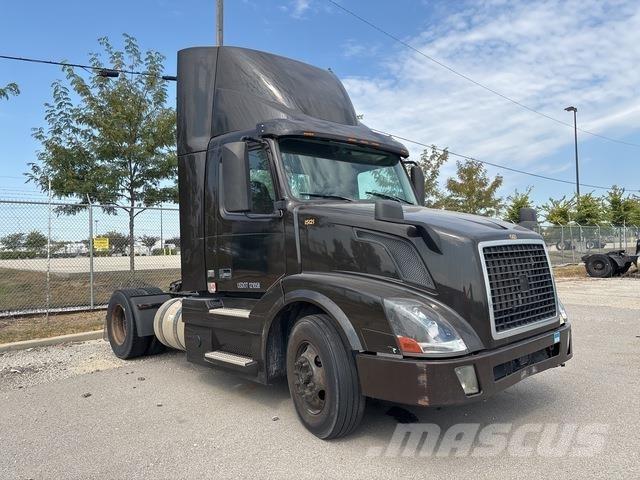 Volvo VNL Тягачі