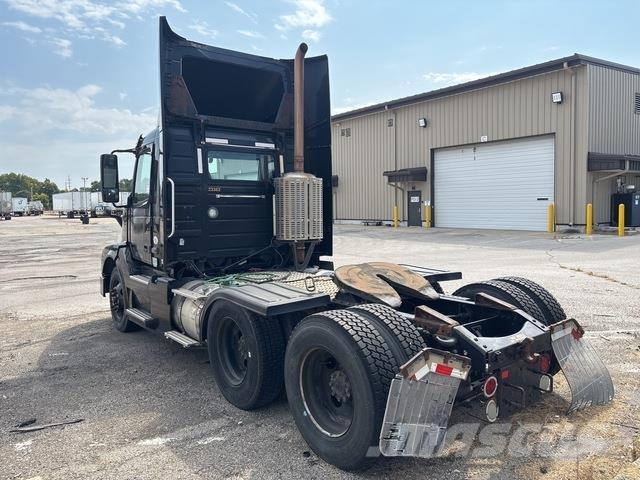 Volvo VNL Тягачі