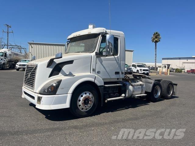 Volvo VNL Тягачі