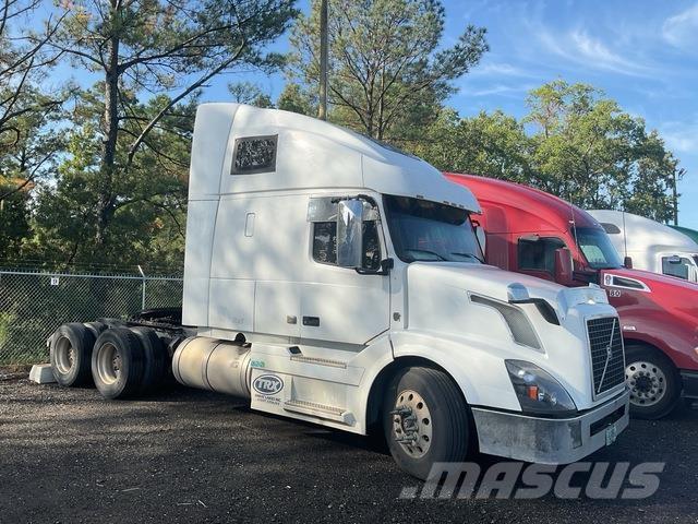 Volvo VNL Тягачі