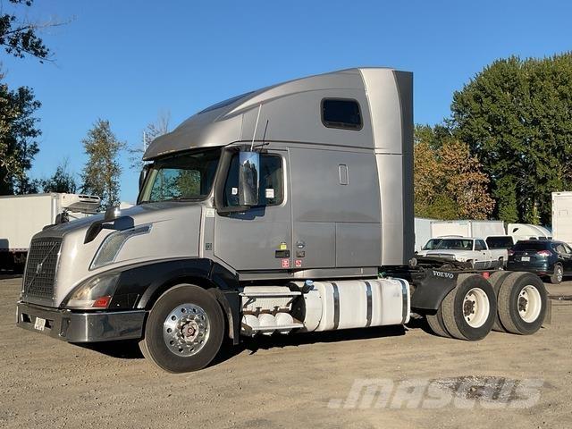Volvo VNL Тягачі
