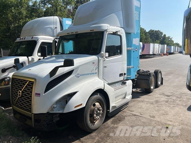 Volvo VNL Тягачі