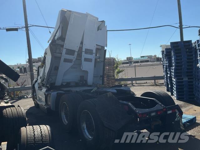 Volvo VNL Тягачі