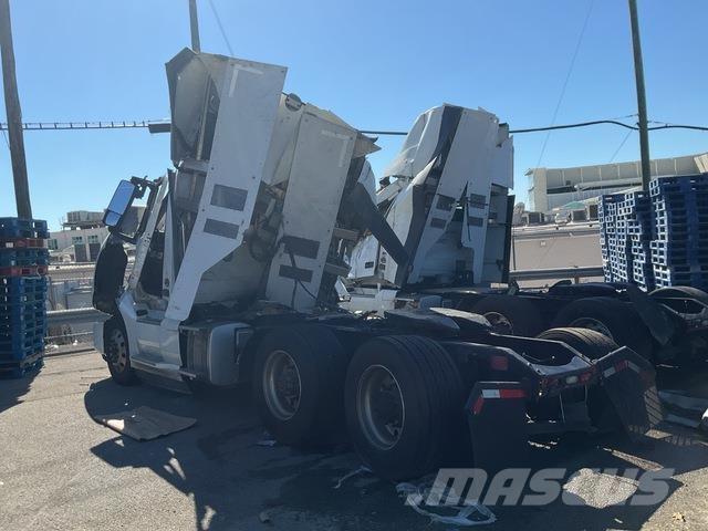 Volvo VNL Тягачі